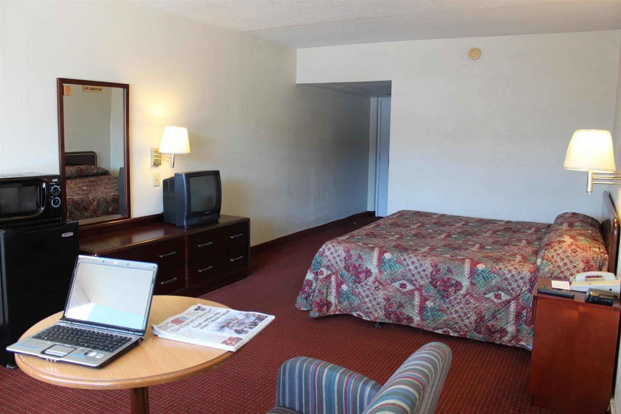 Greenes Motel Boone Exterior photo